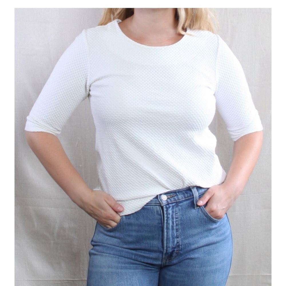 White texture 3/4 sleeve shirt